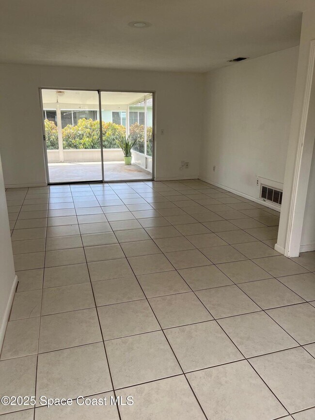 Foto del edificio - 1485 Eddy St