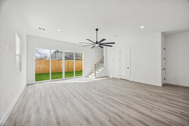 Building Photo - 6644 Lozier St