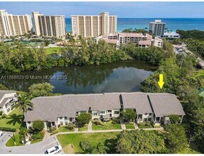 Building Photo - 2309 Fairway Dr S