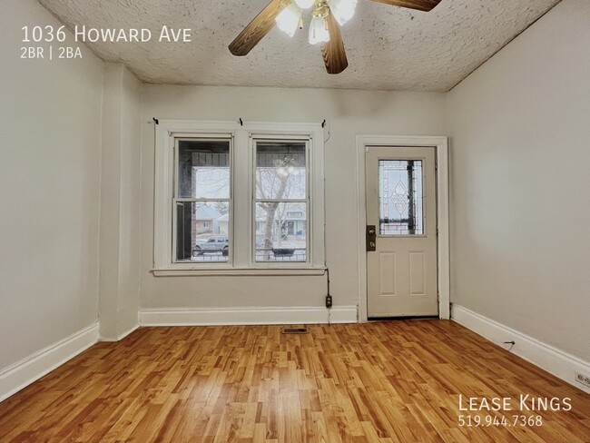 Building Photo - Spacious 2 Bed + Den 1.5 Bath Townhouse St...