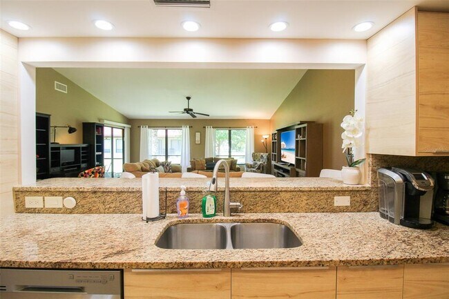 Building Photo - 3709 Pinecone Ct