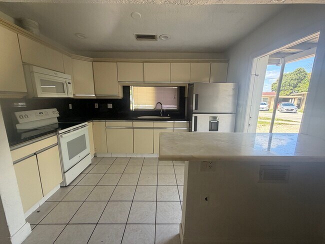 Photo - 6XXX Dawson St Apartment