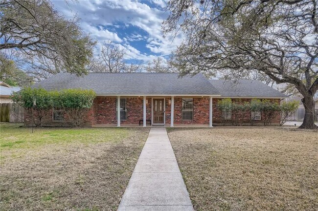Building Photo - 4903 Saddle Dr