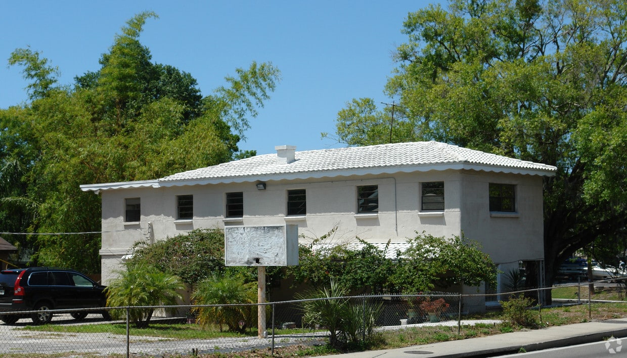8002 N Florida Ave, Tampa, FL 33604 Apartments in Tampa, FL