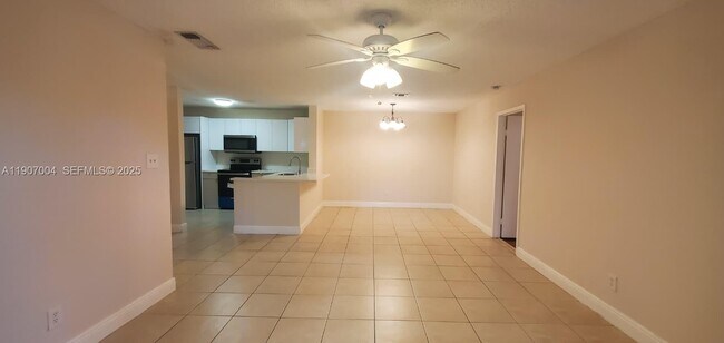 Foto del edificio - 2209 S Cypress Bend Dr