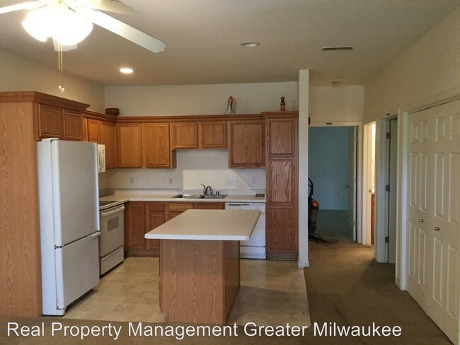 Building Photo - N16-W26533 Wild Oats Dr