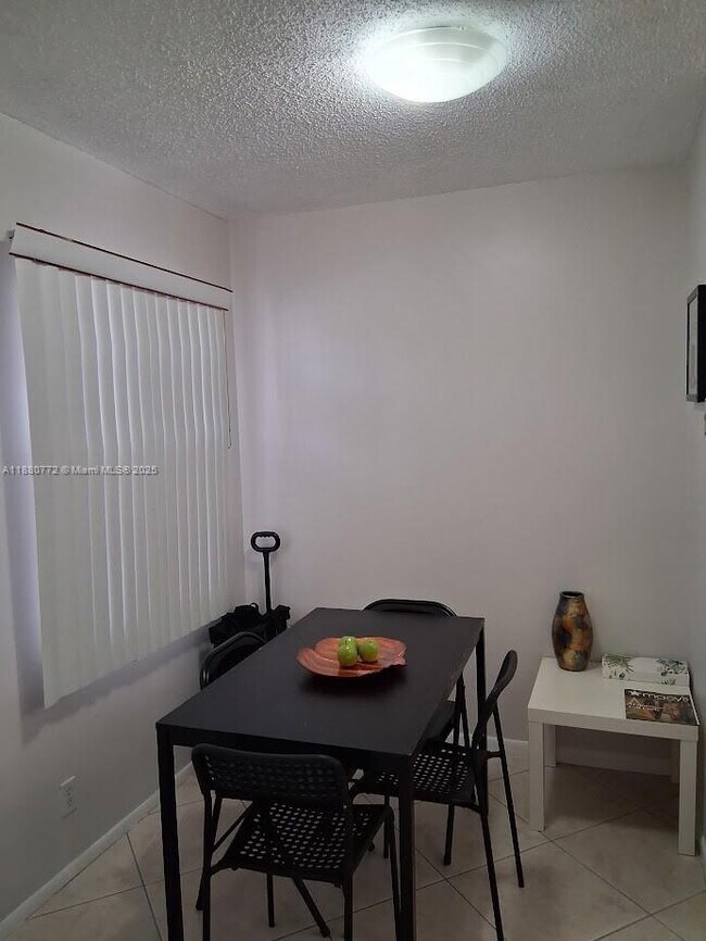 Foto del edificio - 1100 SW 128th Terrace