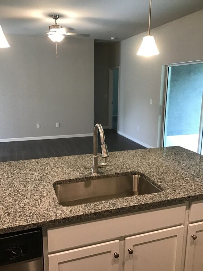 Building Photo - 18679 Arapahoe Cir