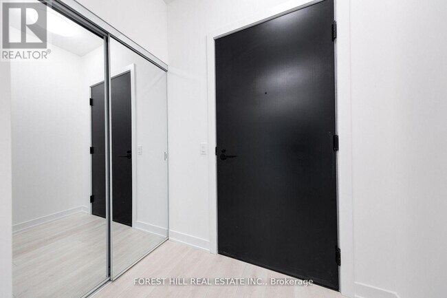 Photo du bâtiment - 117-1117 Broadway Ave