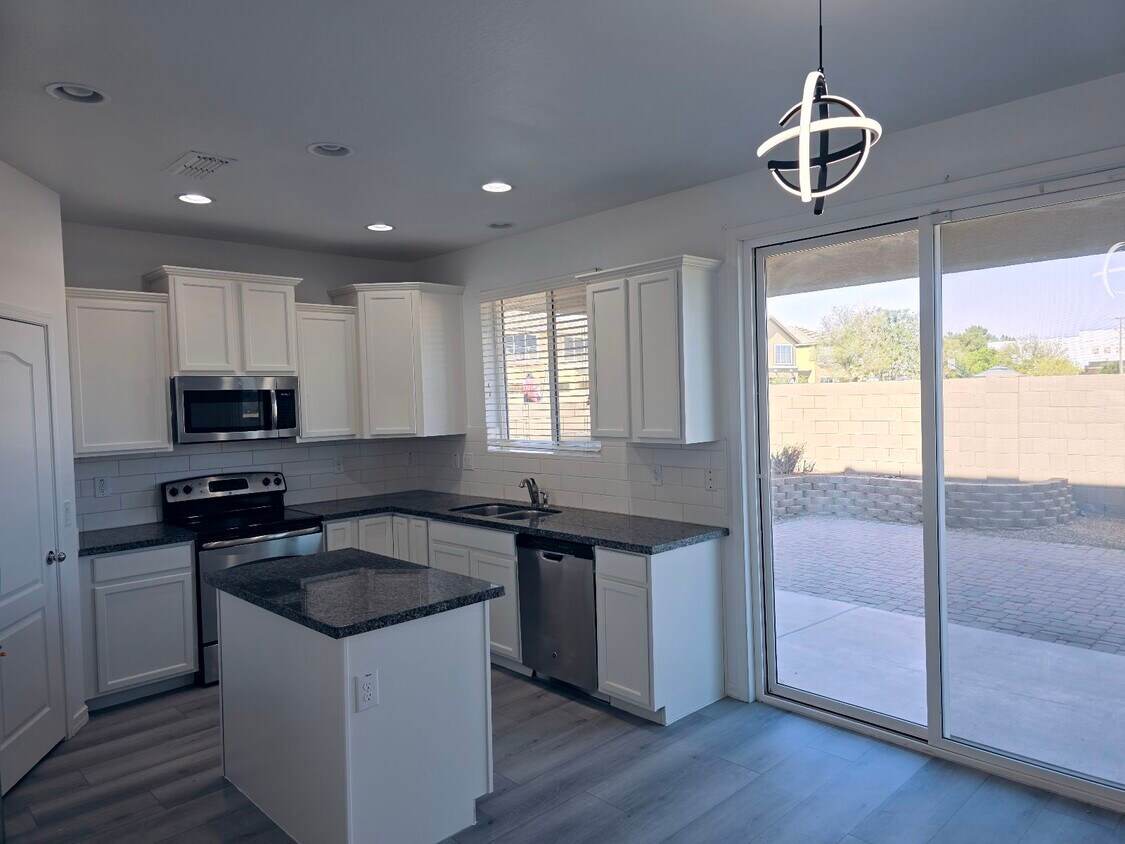 Foto principal - 5809 S 35th Pl