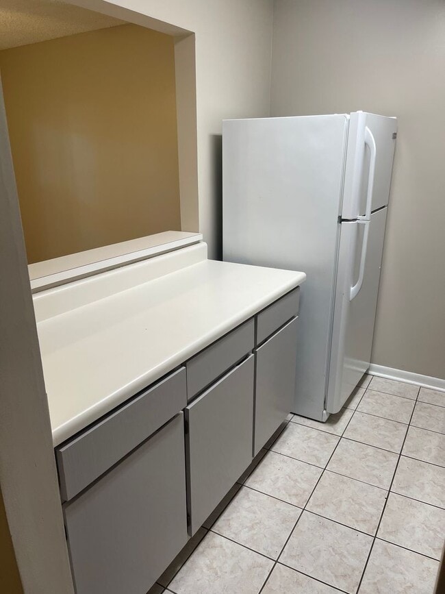 Foto del edificio - Lakewood Commons Condominiums L102