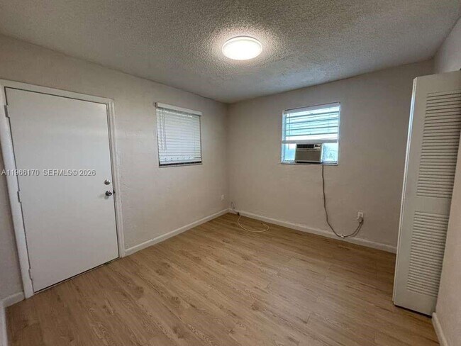 Foto del edificio - 14140 NW 24th Ct