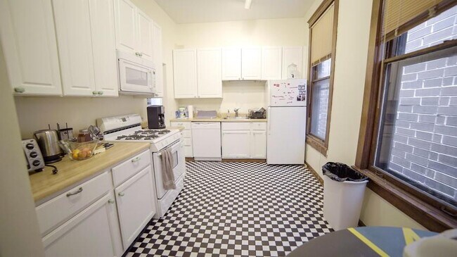 Foto del edificio - 731 W Barry Ave