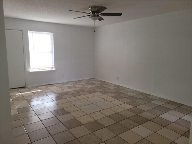 Foto del edificio - 8307 Garcreek Cir