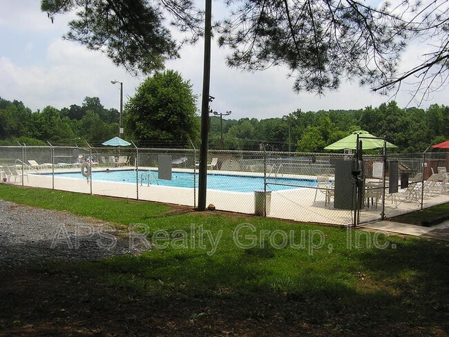 Building Photo - 3771 Heathrow Dr