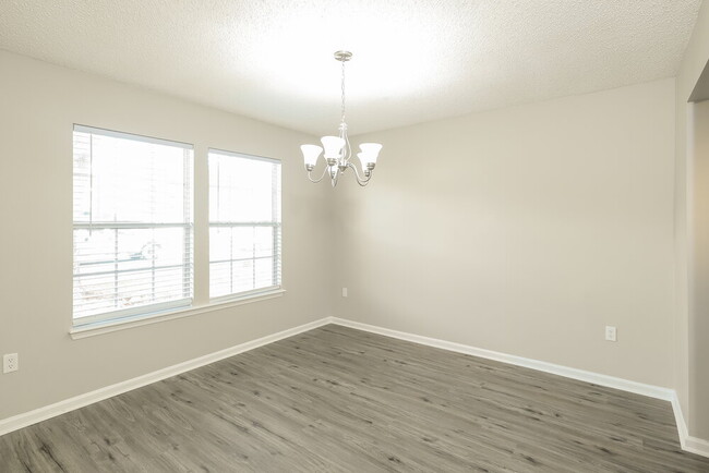 Foto del edificio - 13517 Ashford Wood Ct E