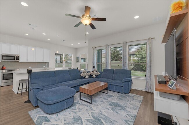 Building Photo - 10024 Dalliance Ln