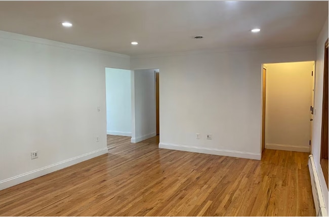 Building Photo - 2727 Oakdale Dr