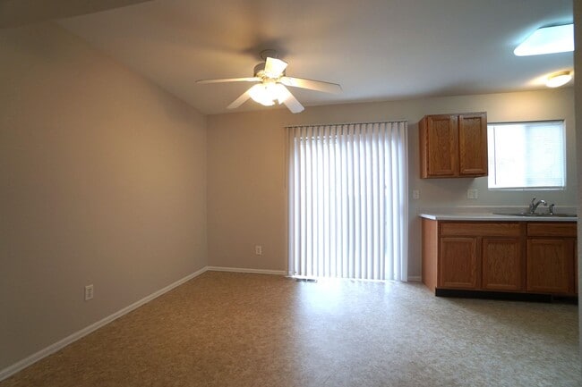 Building Photo - 472 Kitfield Vw