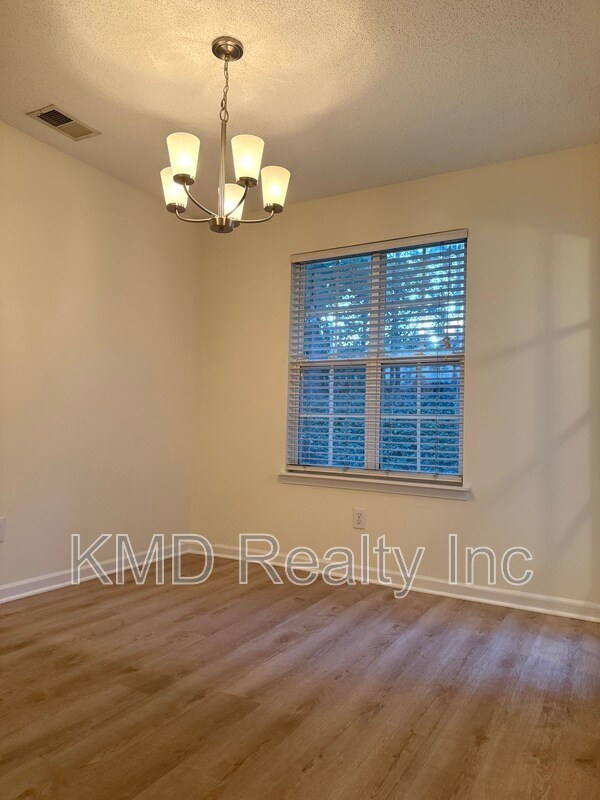 Building Photo - 10013 University Park Ln