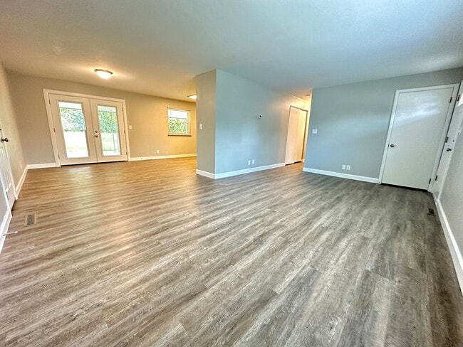 Building Photo - 2274 Broadmoor Dr