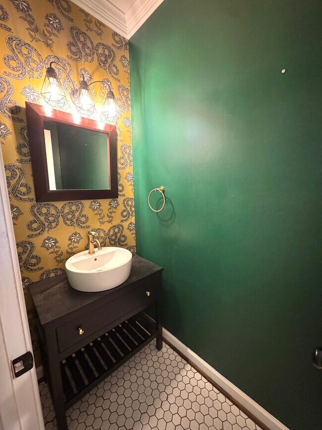 Foto del edificio - 3-Bedroom Townhouse in Virginia Beach
