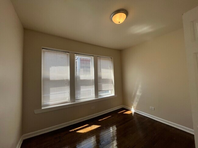 Building Photo - 8155 S Drexel Ave