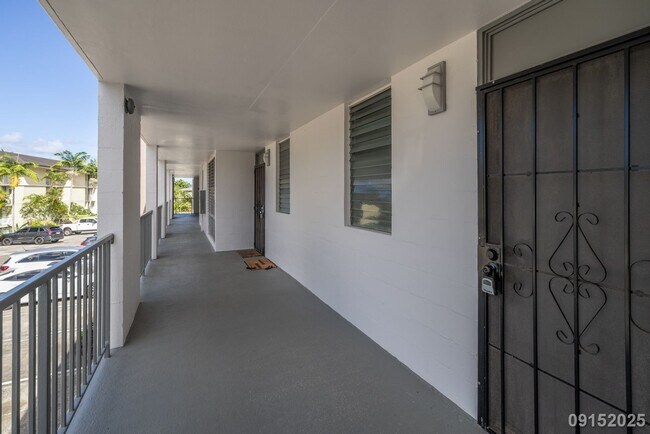 Building Photo - 2BR | 1BA | 620 sq. ft. | $2,650/mo | Move-In Ready! Manai Hale – Kaneohe Condo for Rent
