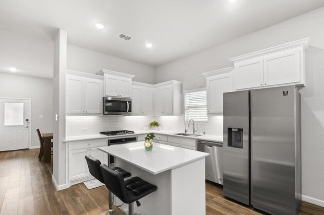 Photo - 1613 Wayback Dr House