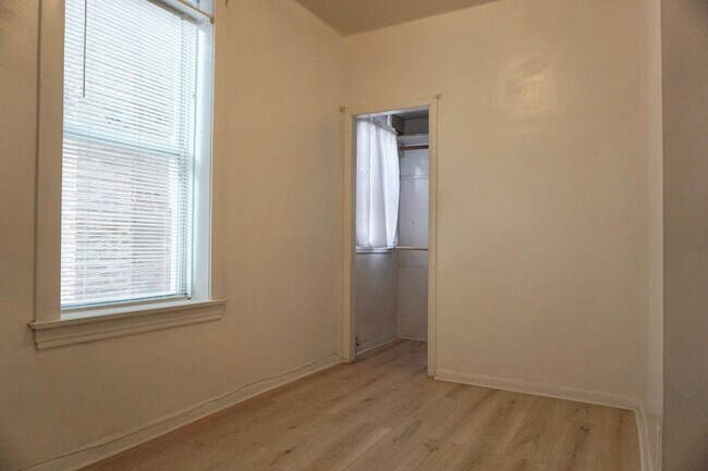 Foto del edificio - 5507 W 22nd Pl