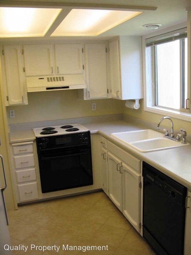 Building Photo - 1327 Maple Leaf Ct