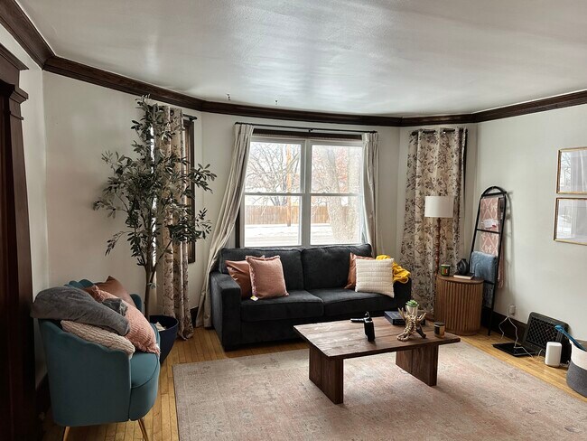 Foto del edificio - 800 37th Ave NE