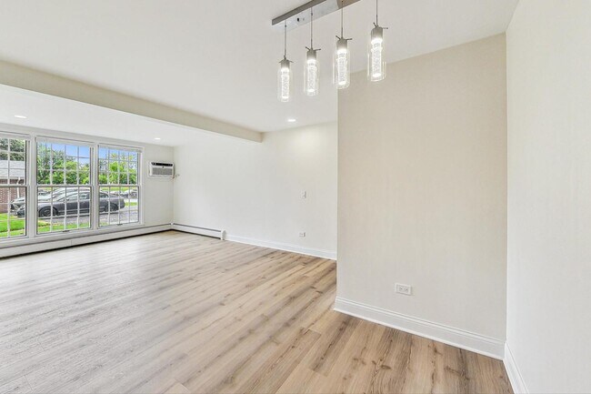 Foto del edificio - 1777 Dewes Street C