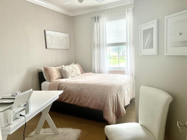 Foto del edificio - 6614 64th Terrace E