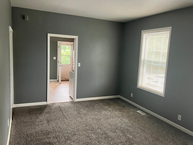 Foto del edificio - 1223 College Heights Dr