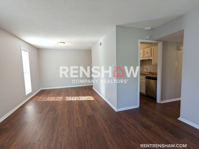 Foto del edificio - Newly Renovated - 3 bed / 2 bath - Move In...