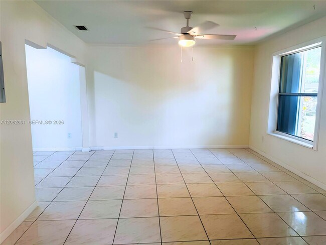 Foto del edificio - 672 NE 130th St