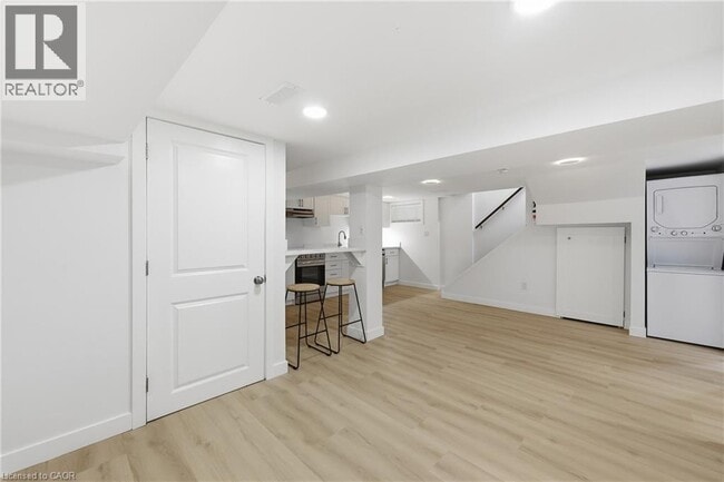 Photo du bâtiment - 51 Barnesdale Ave S