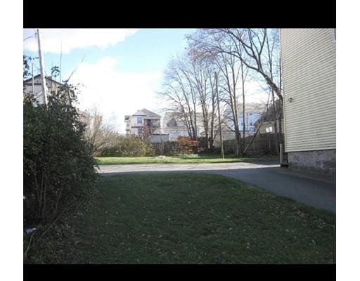 Building Photo - 114 Melville St
