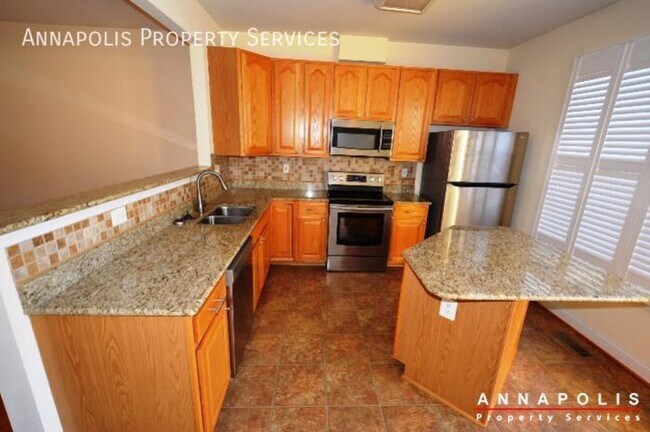 Foto del edificio - 828 Stonehurst Ct
