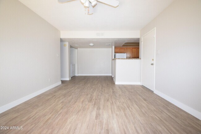 Building Photo - 5757 W Eugie Ave