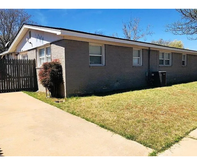 Building Photo - 2801 53rd St