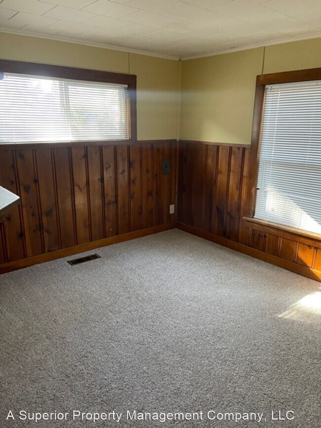 Building Photo - 2 br, 1 bath House - 1251 NW Newport Ave