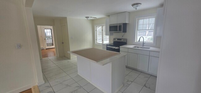 Foto del edificio - 40 Goyette Ave