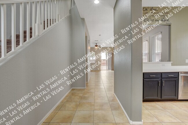 Foto del edificio - 6648 Rego Park Ct
