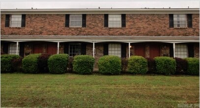 Building Photo - 9019 N Rodney Parham Rd