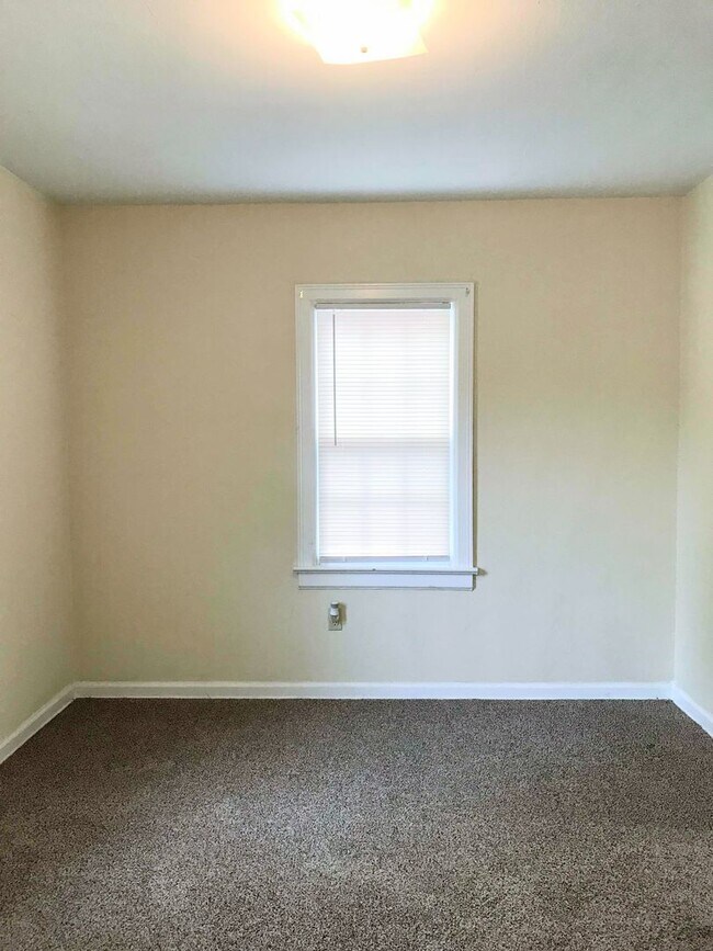 Building Photo - Cute 2 Bed 1 Bath in Good Neighborhood