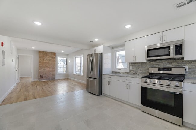 Photo - 401 Franklin St House