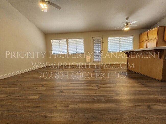 Foto del edificio - Stallion Mountain Golf Course Home~4 Bed ~...
