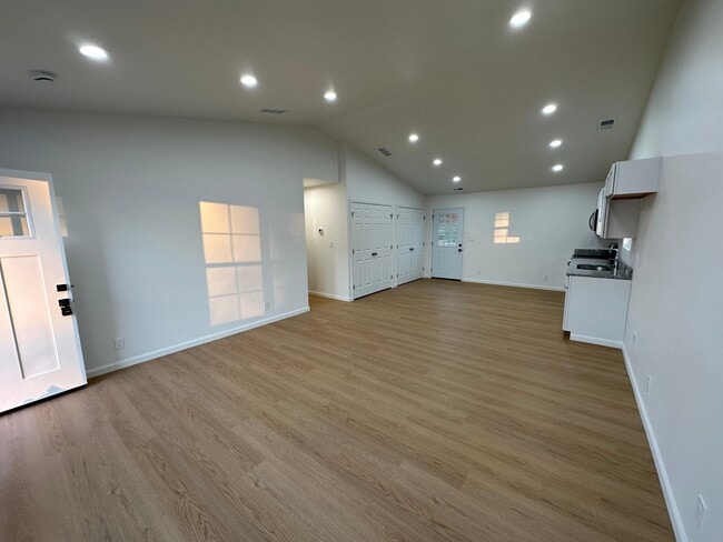 Photo - Thunder Dr. House